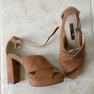 💲CLEAR OUT💲BCBGeneration Brown Suede Heels